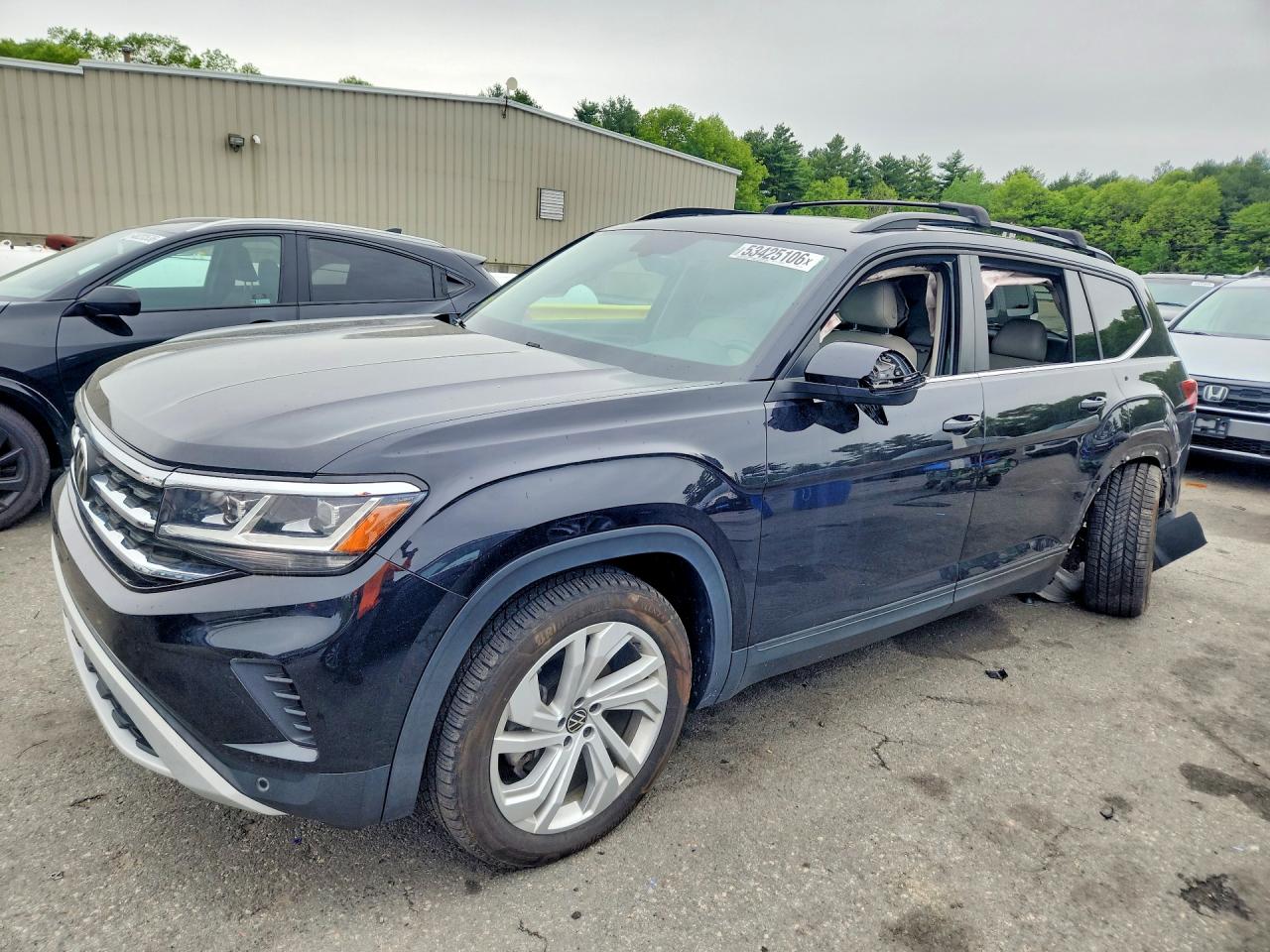 2021 Volkswagen Atlas SE, VIN 1V2KR2CA3MC572293 — Rear end