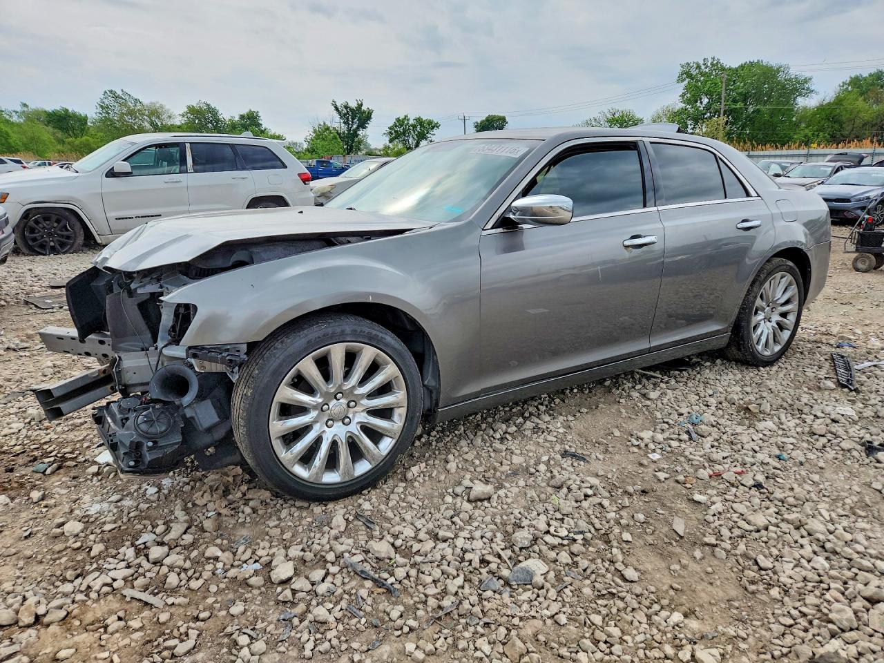 2011 Chrysler 300 Limited, VIN 2C3CA5CG3BH524584 — Front end