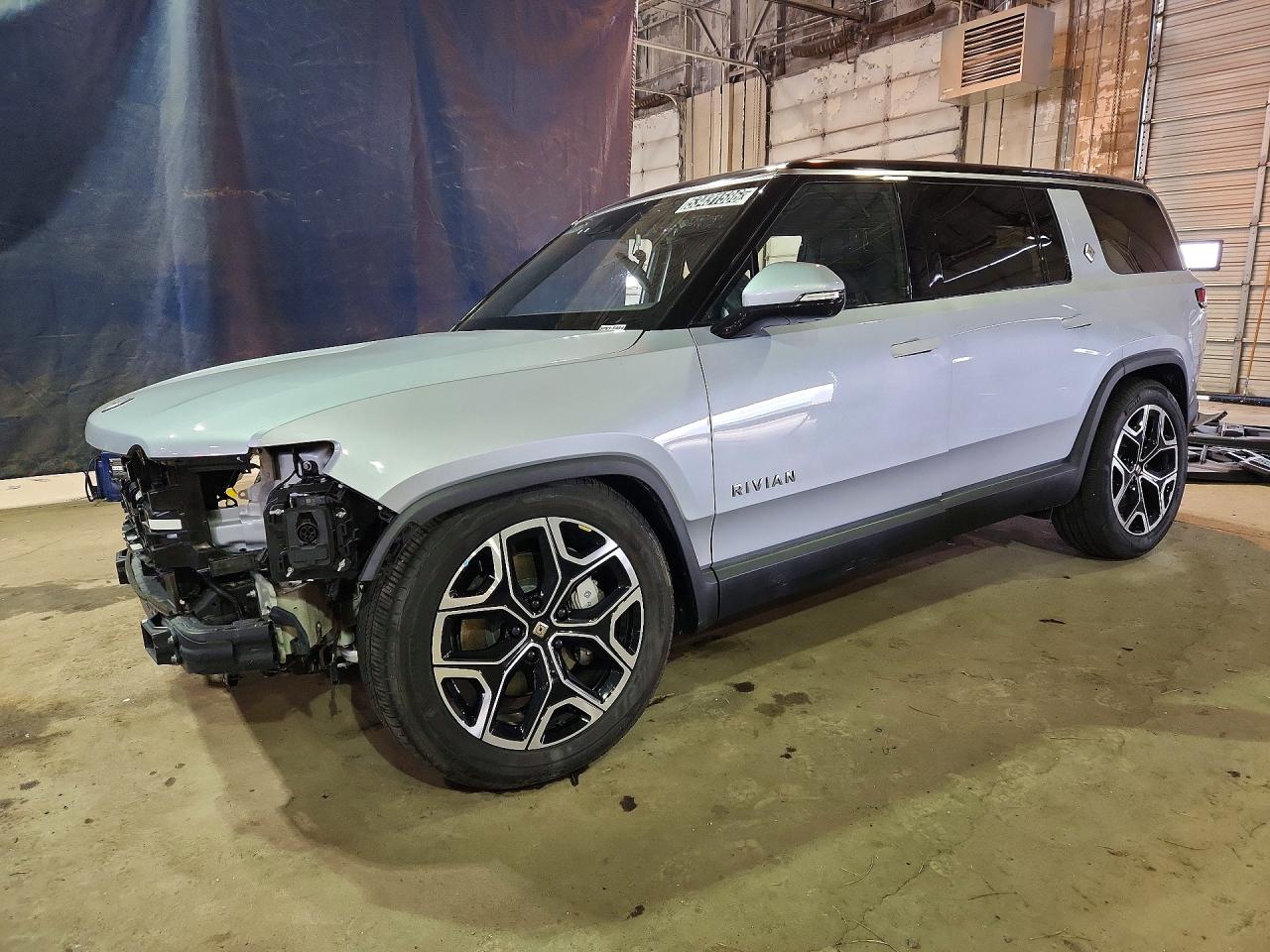 2025 Rivian R1S Adventure, VIN 7PDSGBBA1SN045484 — Бок