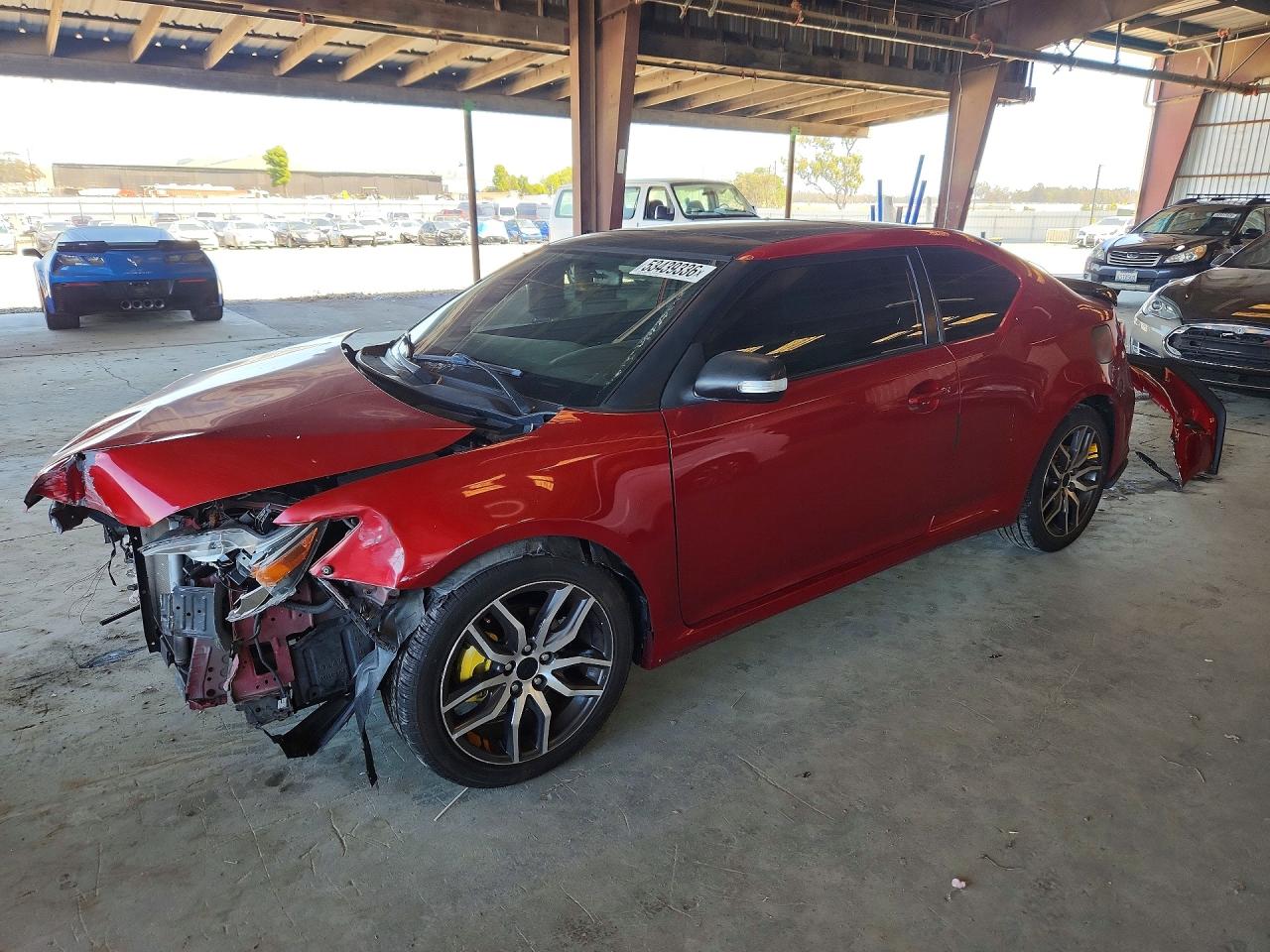 2016 Scion tC, VIN JTKJF5C70GJ026040 — Перед