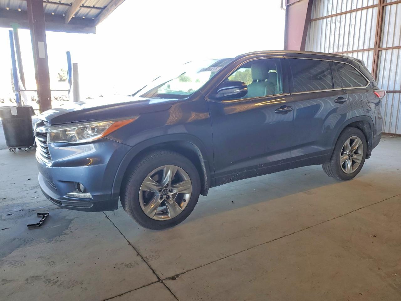 2016 Toyota Highlander Limited, VIN 5TDDKRFH3GS286110 — Side
