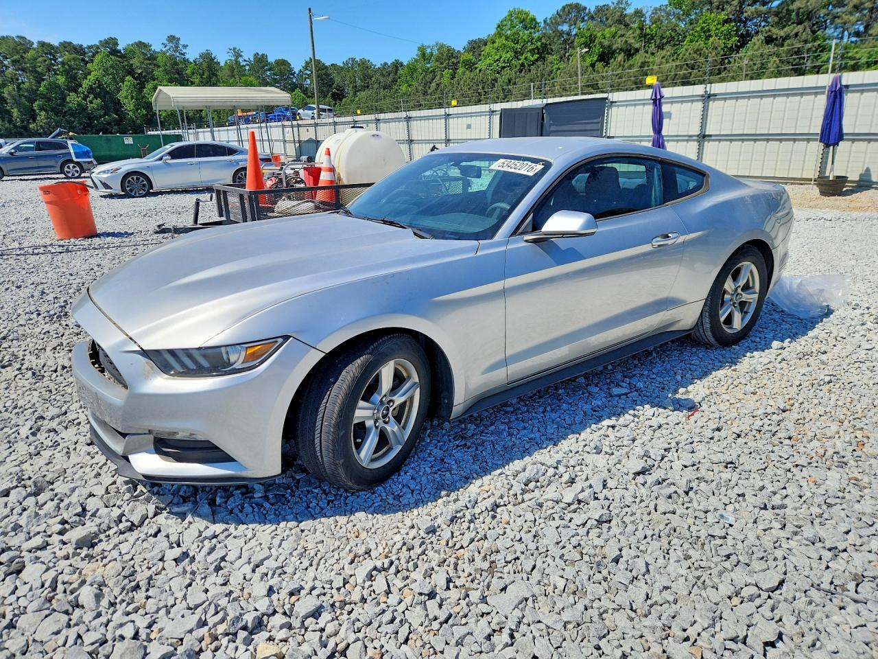 2015 Ford Mustang V6, VIN 1FA6P8AM9F5328590 — Front end