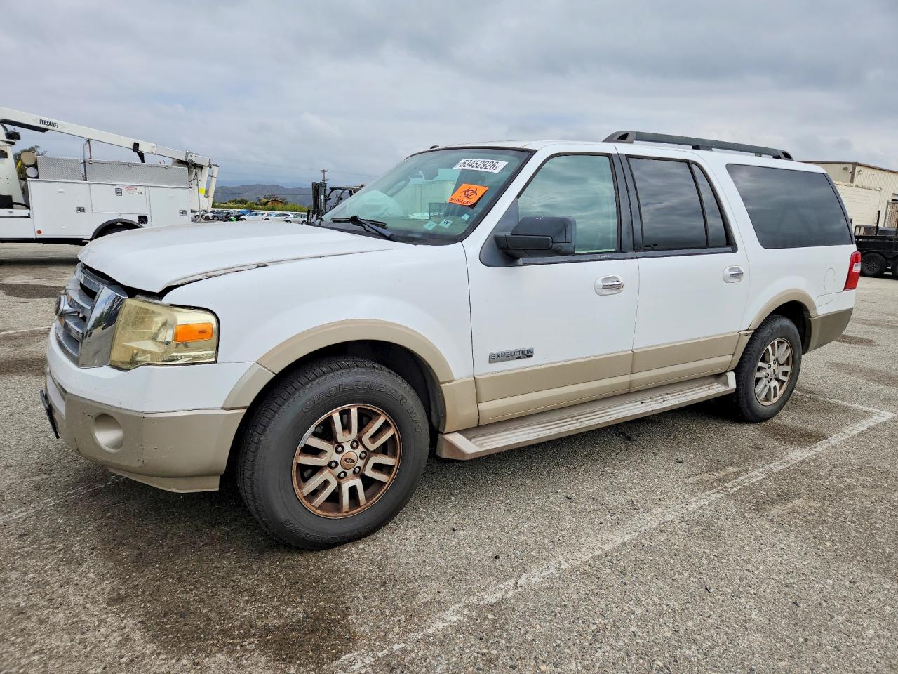 2007 Ford Expedition Max Eddie Bauer, VIN 1FMFK17567LA39871 — Front end