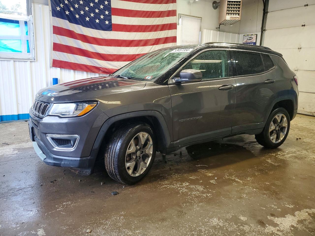 2020 Jeep Compass Limited, VIN 3C4NJDCB0LT111713 — Front end