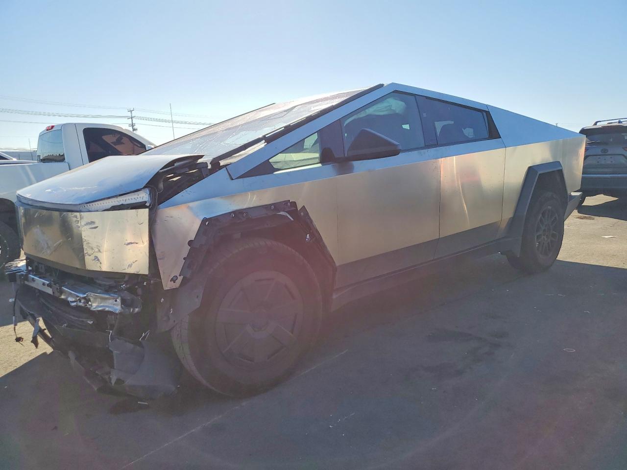 2025 Tesla Cybertruck, VIN 7G2CEHED4SA063495 — Front end