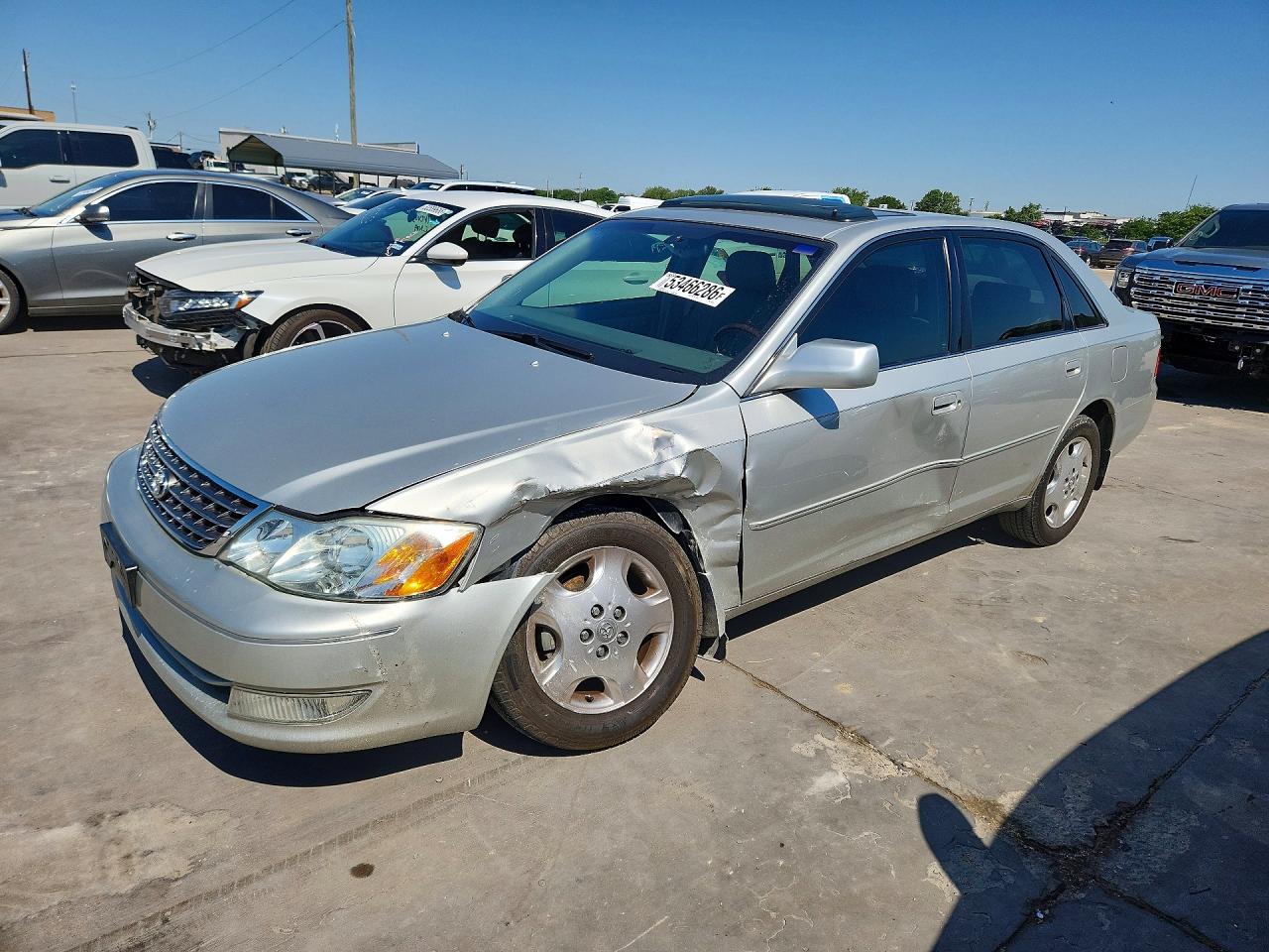 2004 Toyota Avalon XLS, VIN 4T1BF28B04U343331 — Front end