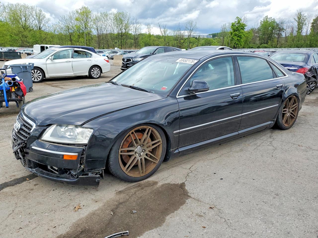 2010 Audi A8, VIN WAURVAFA8AN007732 — Перед