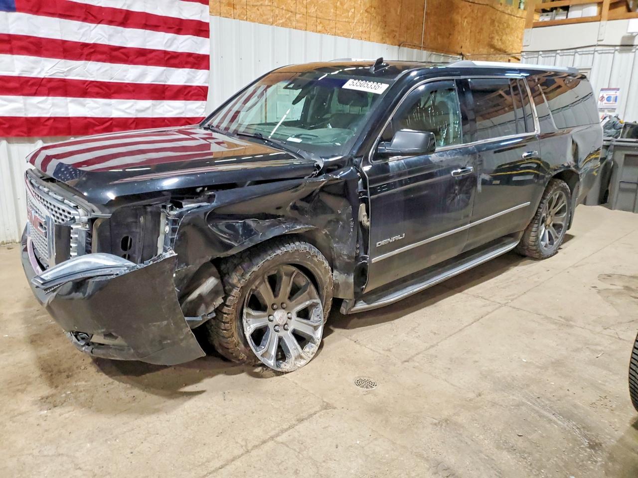 2017 GMC Yukon XL Denali, VIN 1GKS2HKJ7HR145359 — Front end
