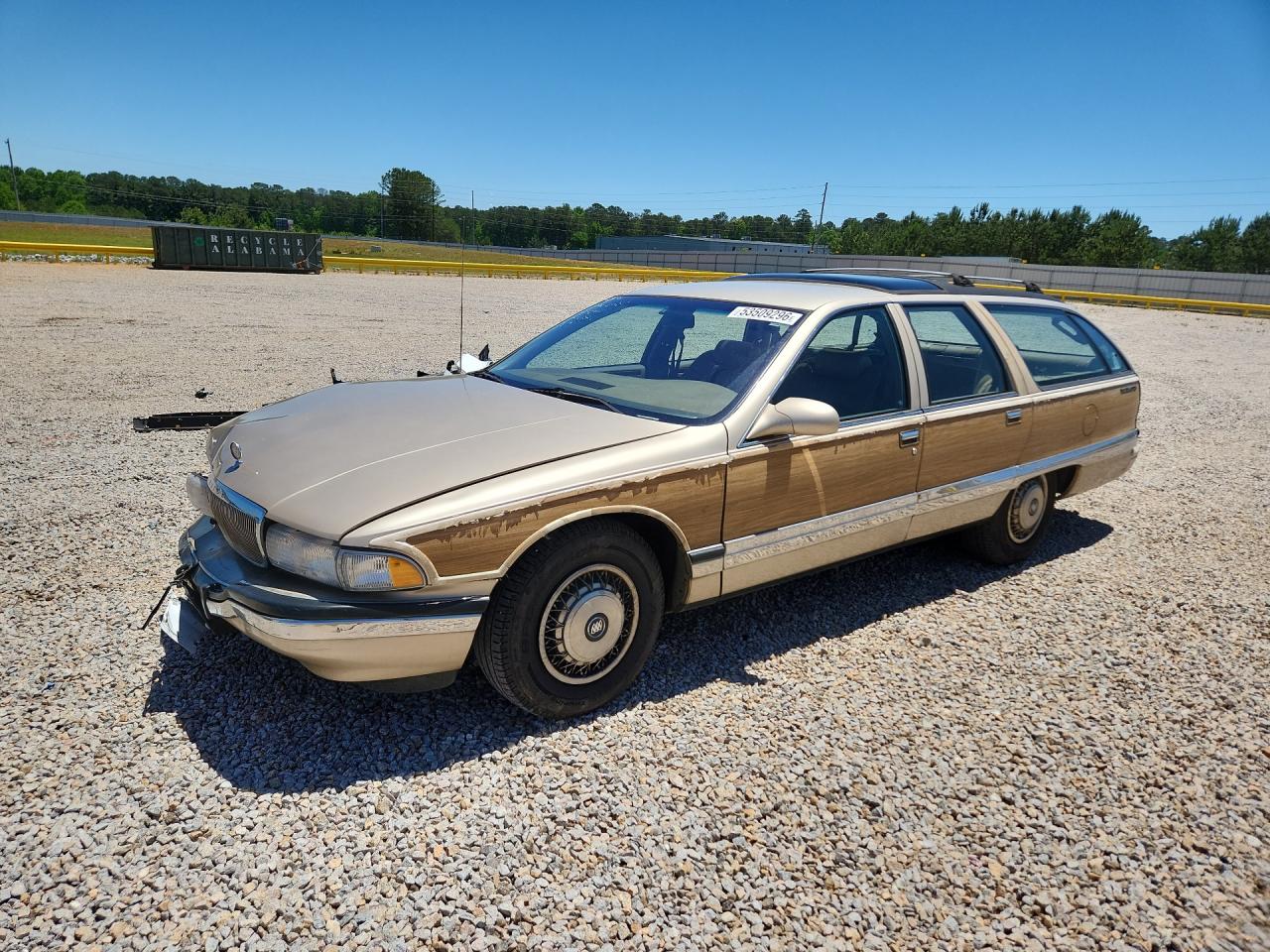 1996 Buick Roadmaster Estate Collectors Edition, VIN 1G4BR82P6TR410529 — Front end