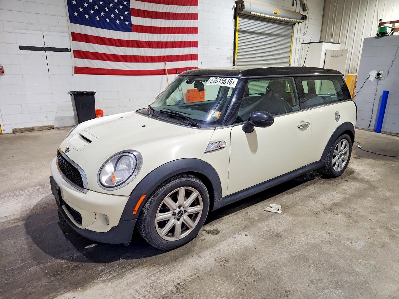 2013 MINI Clubman S, VIN WMWZG3C51DT576189 — Зад