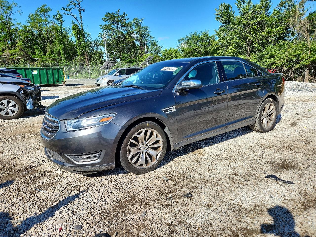 2019 Ford Taurus Limited, VIN 1FAHP2F87KG118070 — Front end