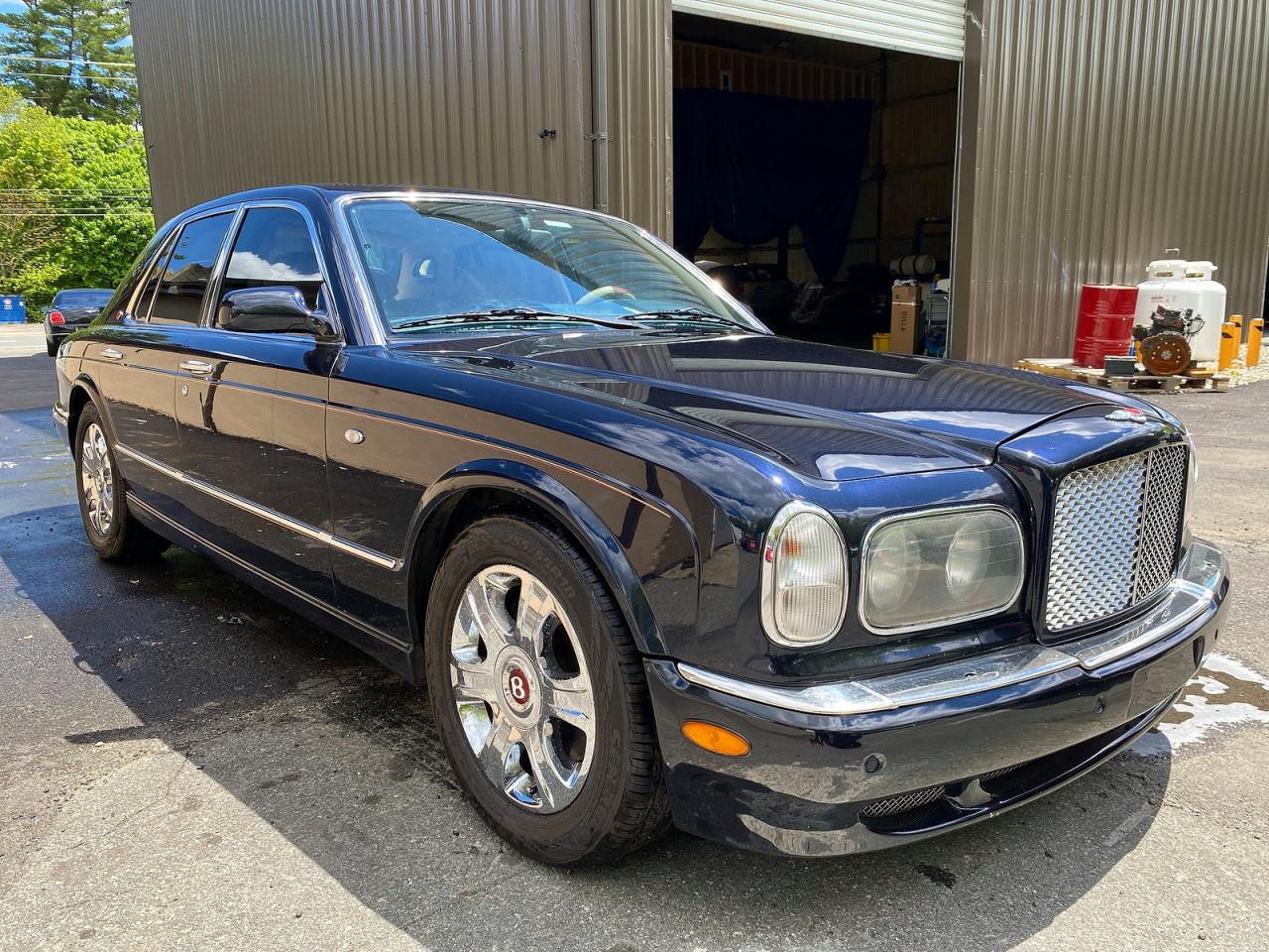 2002 Bentley Arnage, VIN SCBLC31E62CX08029 — Normal wear