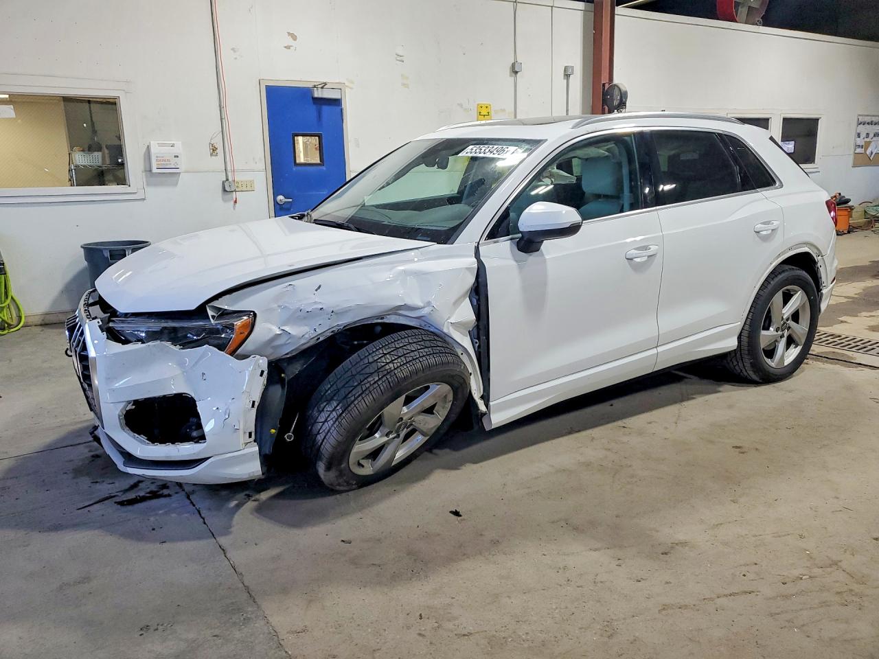 2019 Audi Q3 Premium, VIN WA1AECF37K1076623 — Перед