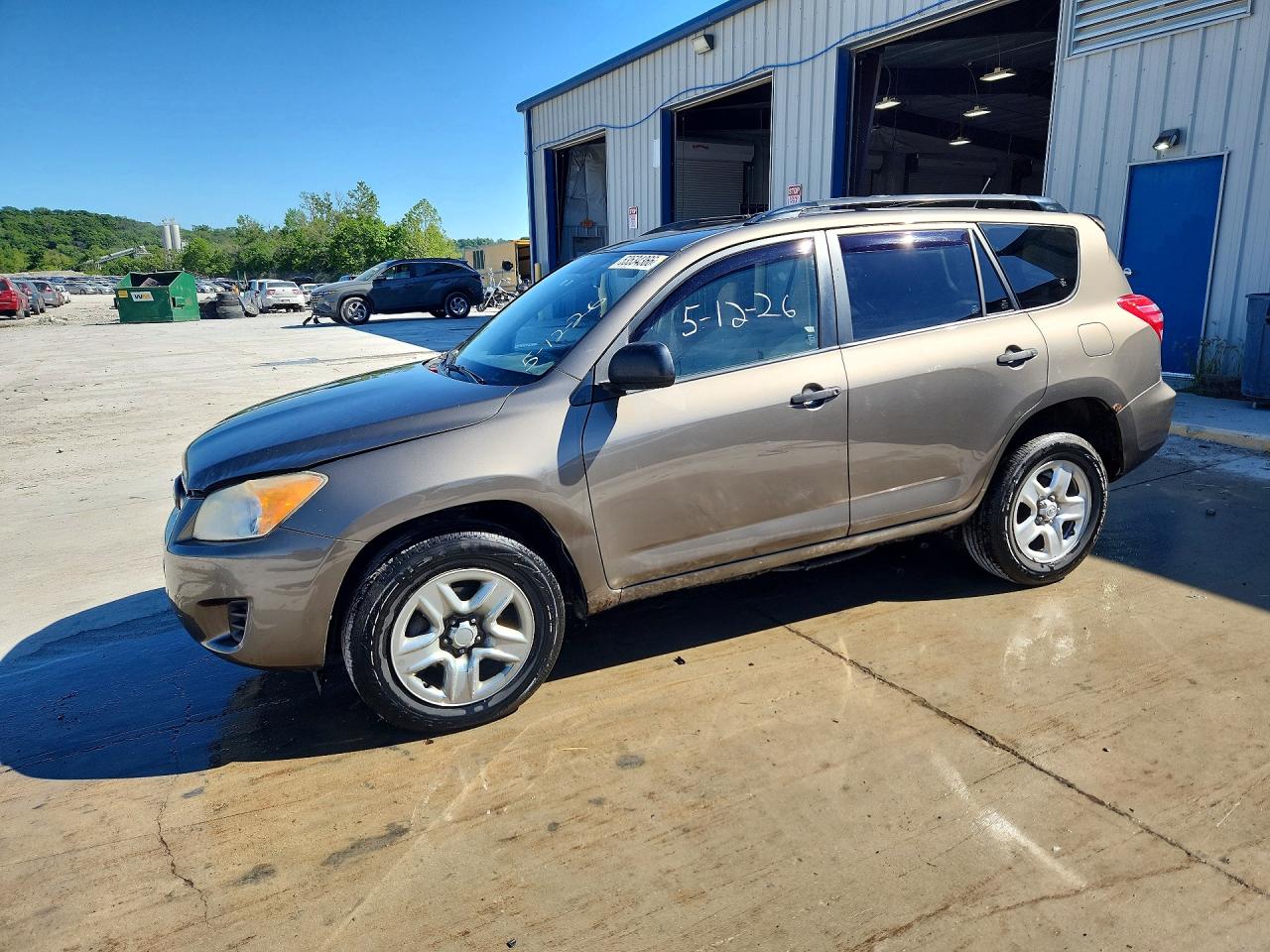 2009 Toyota RAV4, VIN JTMBK33V39D007879 — Front end