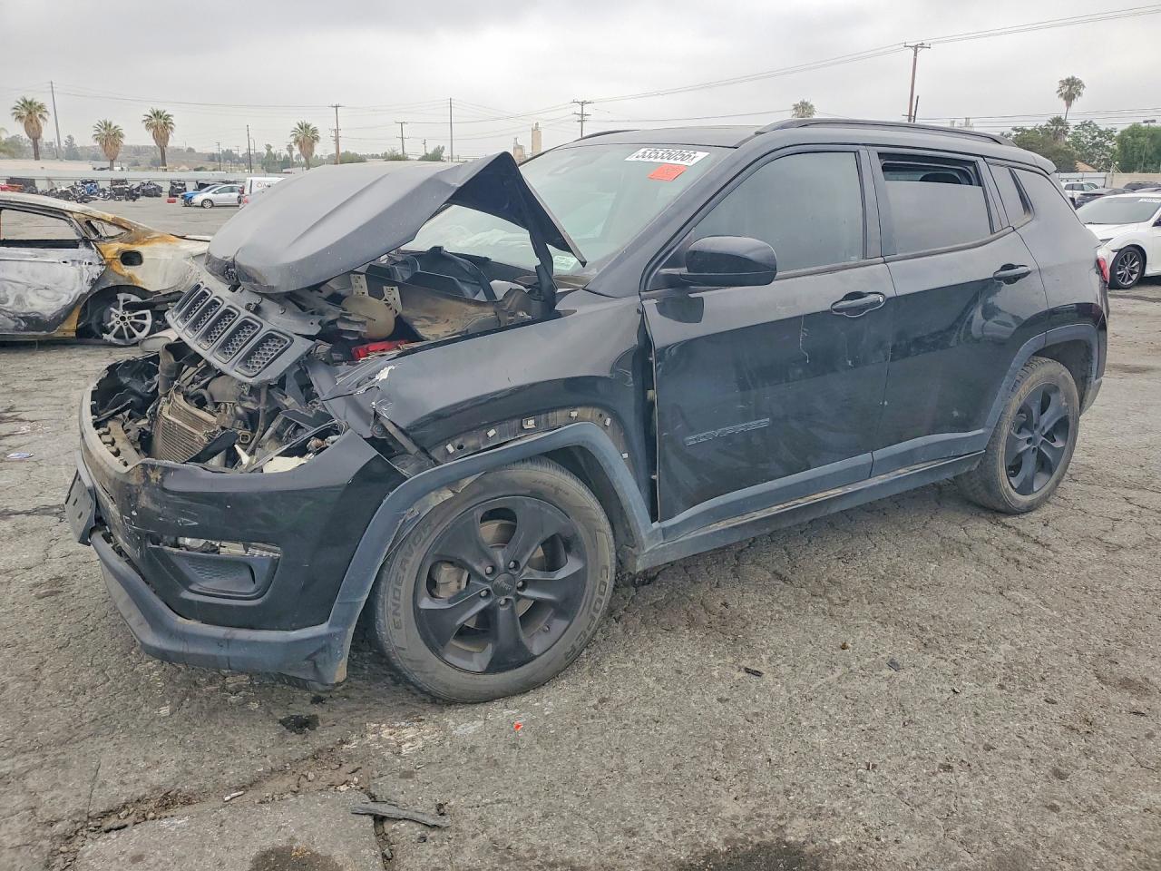 2019 Jeep Compass Altitude, VIN 3C4NJCBB2KT736639 — Перед