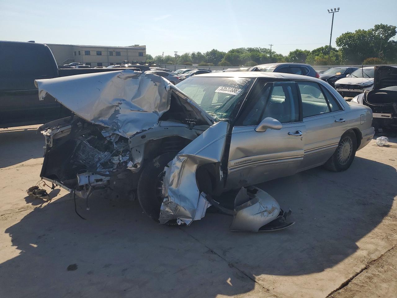 1999 Buick LeSabre Limited, VIN 1G4HR52K6XH414427 — Front end