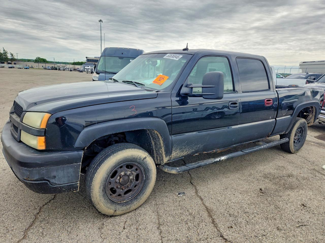 2004 Chevrolet Silverado 2500 LT, VIN 1GCGK23U94F108008 — Front end