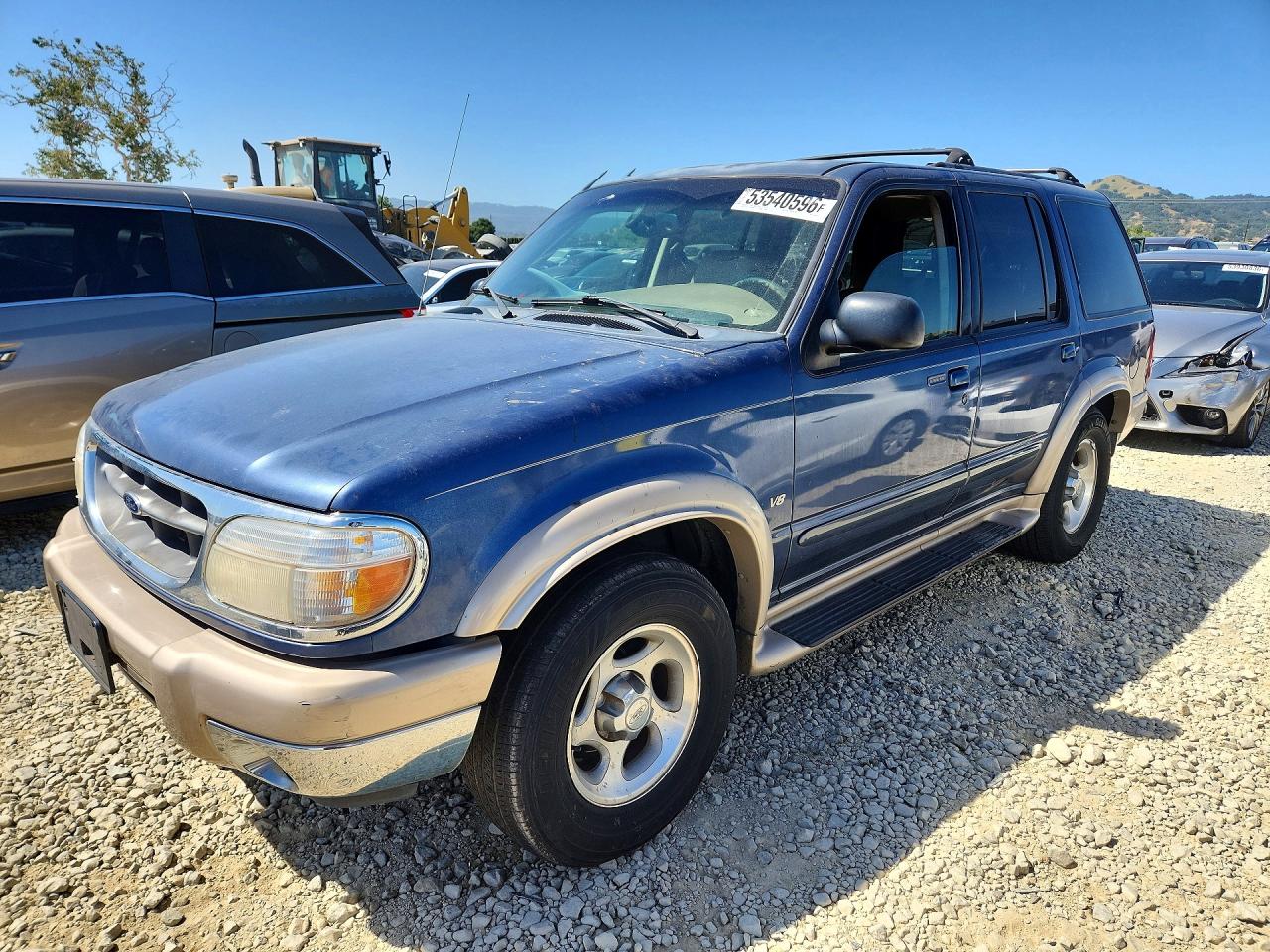 2000 Ford Explorer Eddie Bauer, VIN 1FMDU84P8YZB19428 — Vandalism