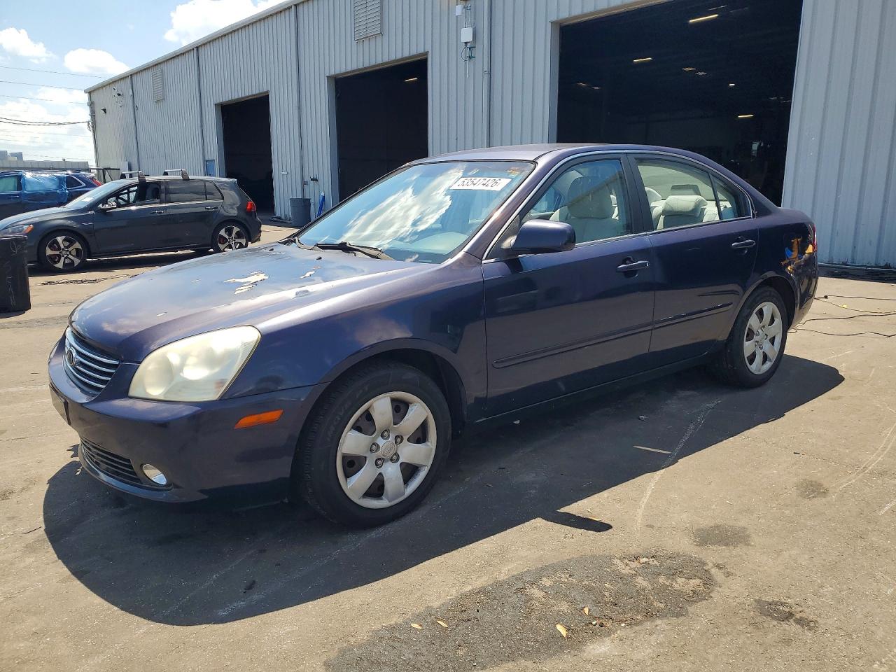 2006 Kia Optima LX, VIN KNAGE123865074210 — Перед