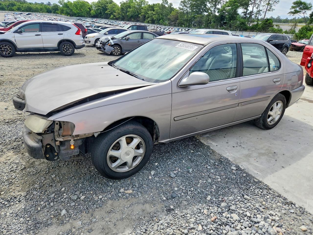 1999 Nissan Altima XE, VIN 1N4DL01D6XC260718 — Front end
