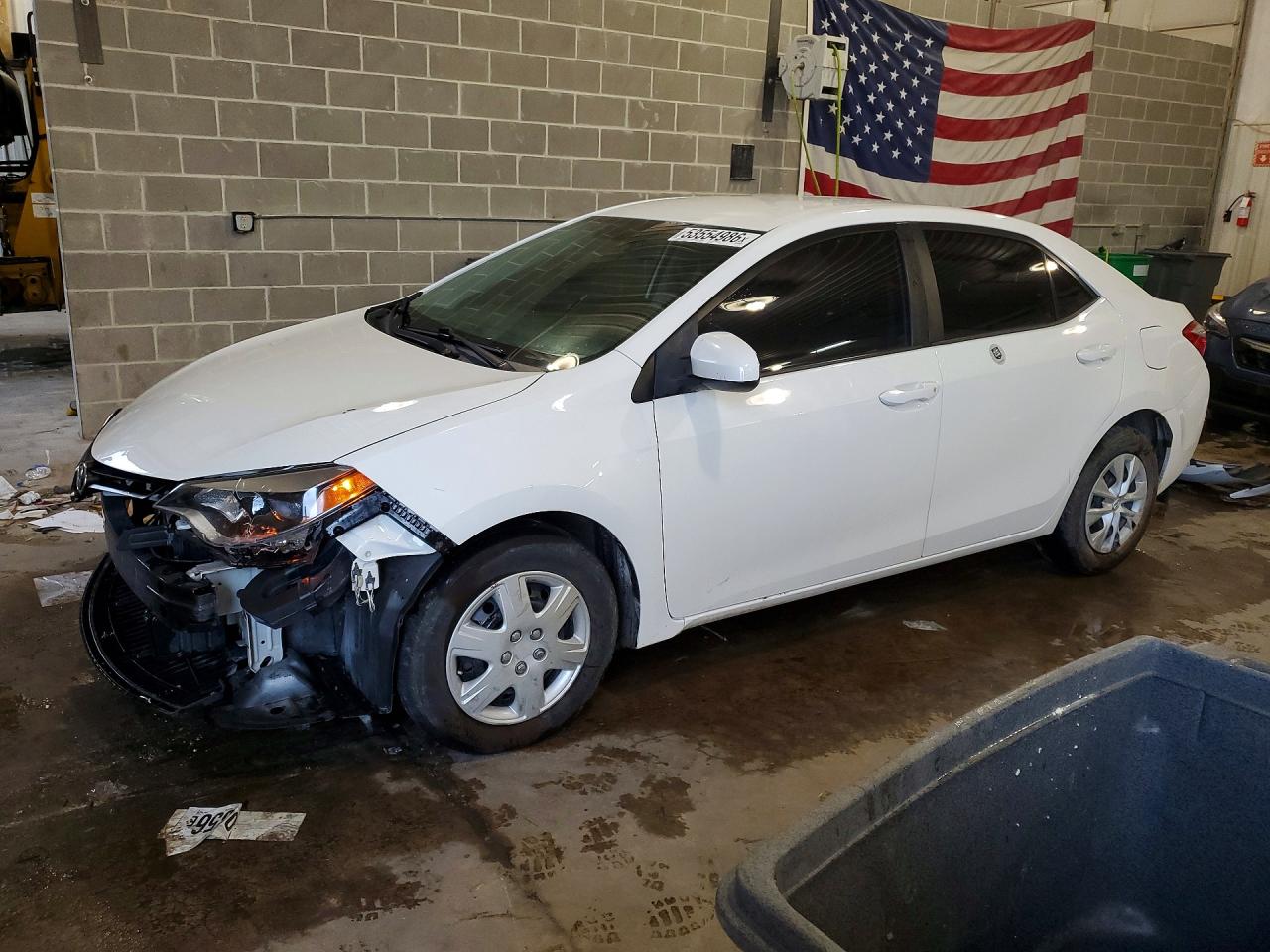 2016 Toyota Corolla L, VIN 5YFBURHE9GP412385 — Front end
