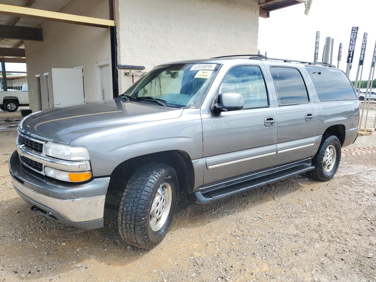 2001 Chevrolet Suburban LS, VIN 3GNEC16T11G137294 — Side