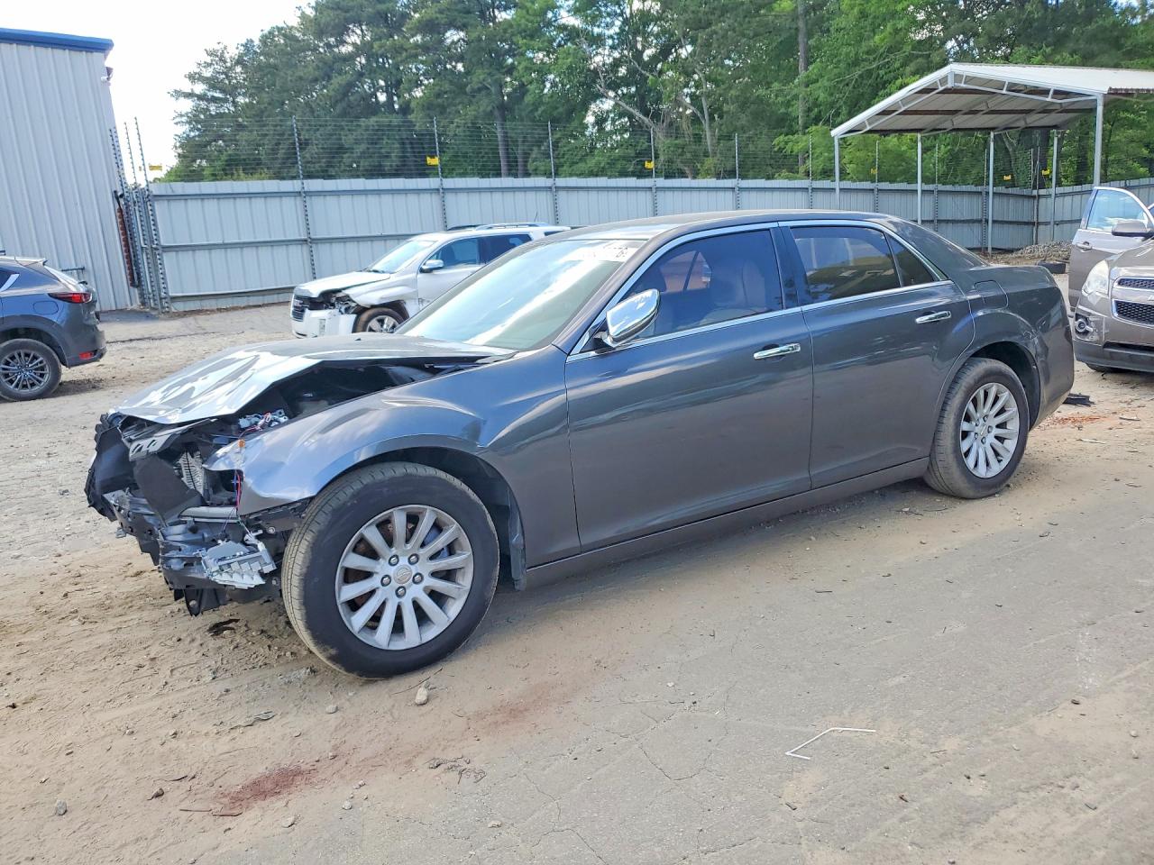 2014 Chrysler 300, VIN 2C3CCAAG7EH343269 — Перед