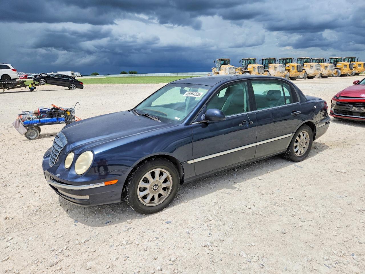 2005 Kia Amanti, VIN KNALD124955057473 — Front end