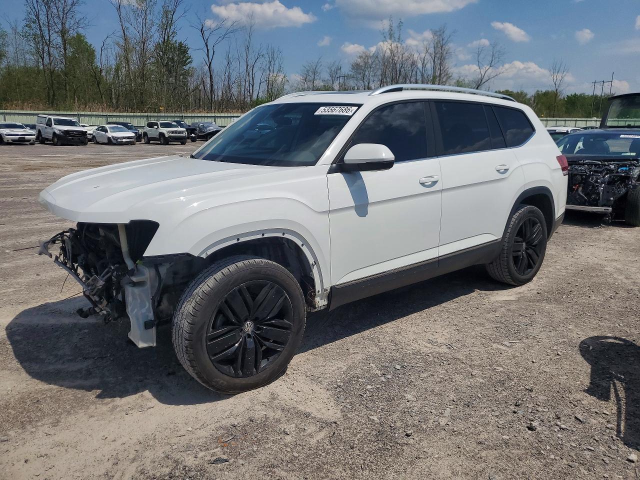 2019 Volkswagen Atlas SEL, VIN 1V2ER2CA8KC554379 — Front end