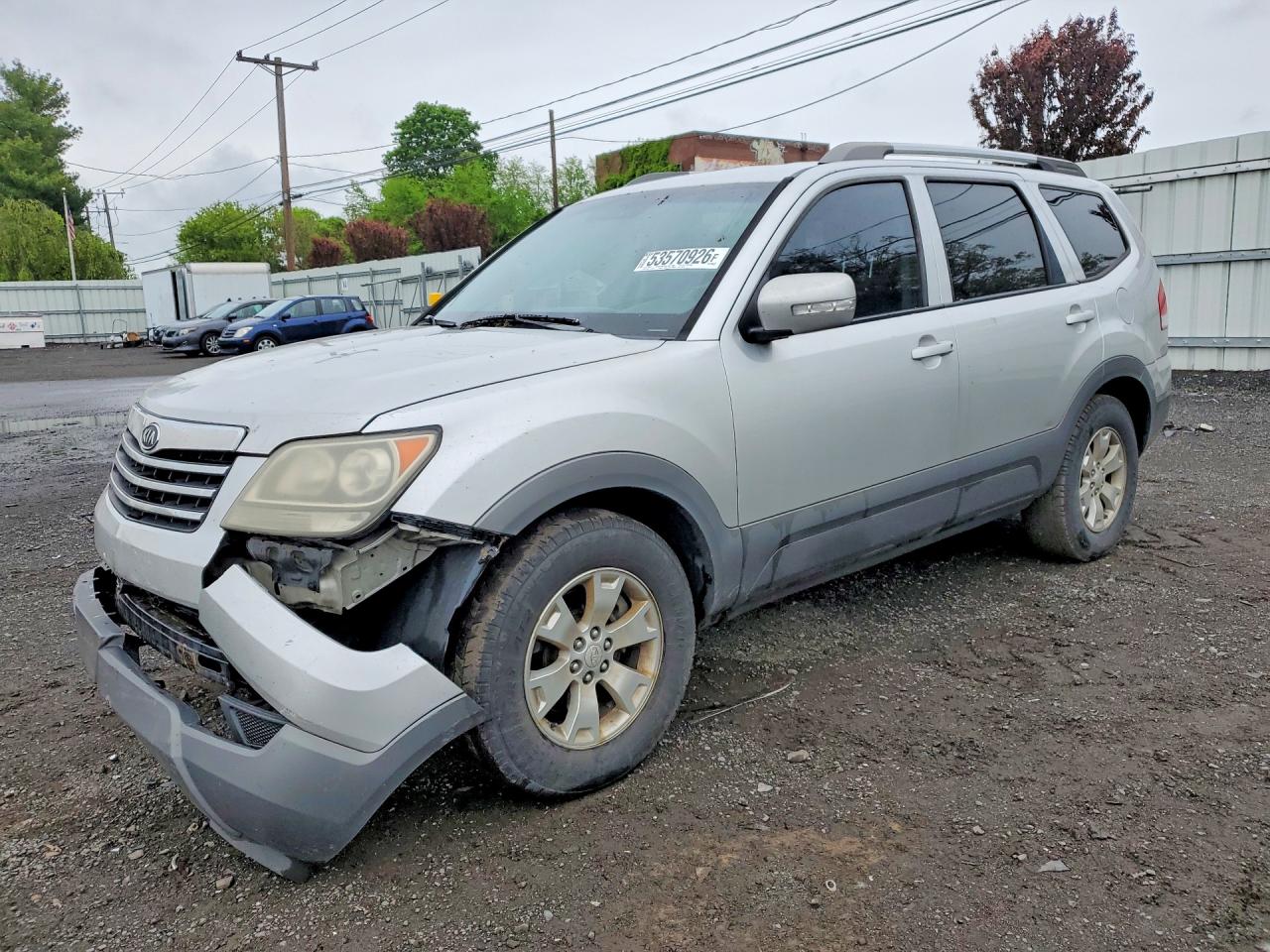 2009 Kia Borrego LX, VIN KNDJH741395016136 — Перед