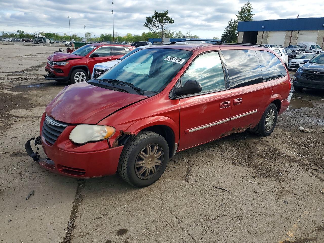 2007 Chrysler Town & Country Touring, VIN 2A4GP54L67R134629 — Front end