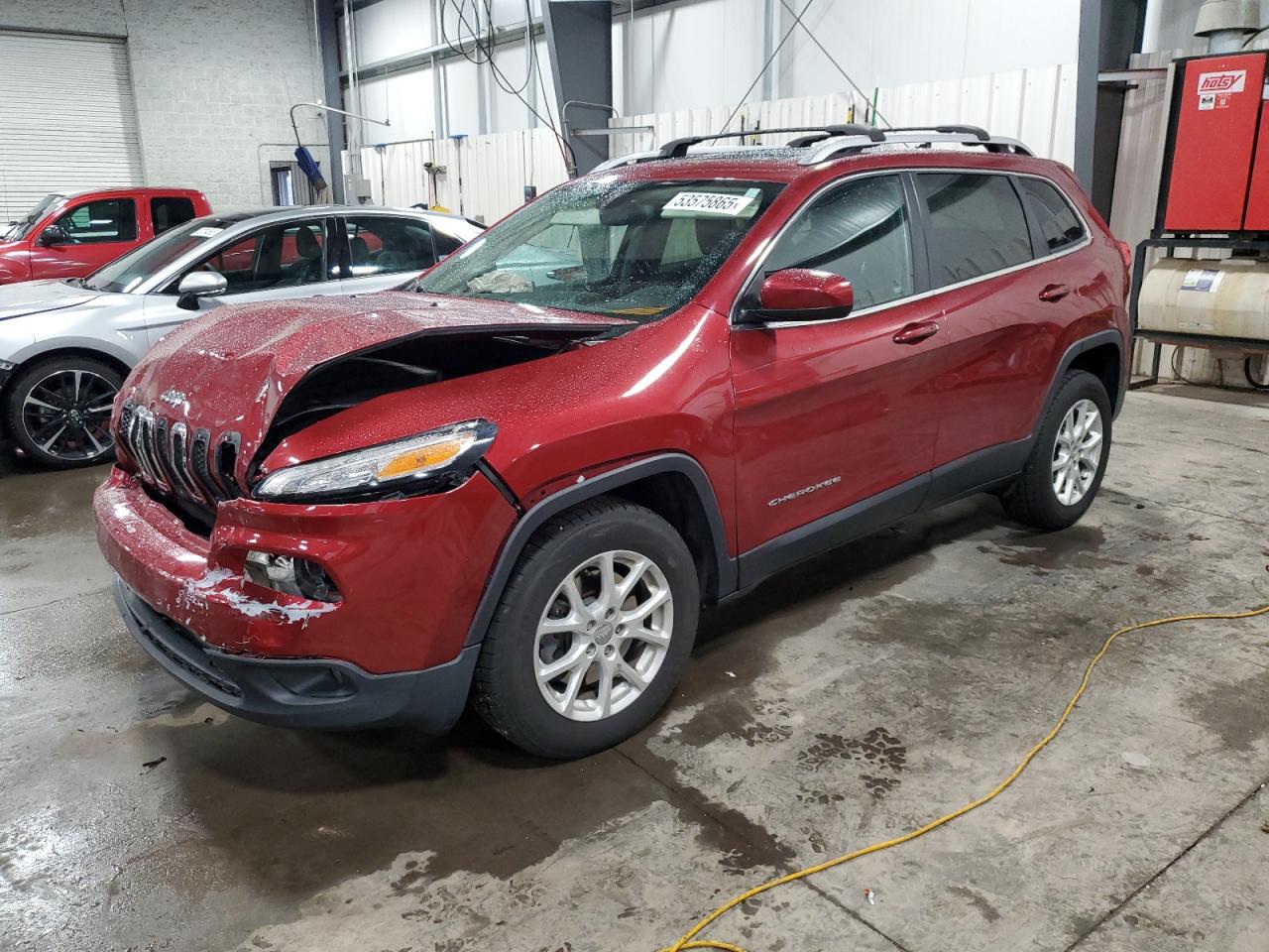 2016 Jeep Cherokee Latitude, VIN 1C4PJMCS3GW142740 — Фото с аукциона