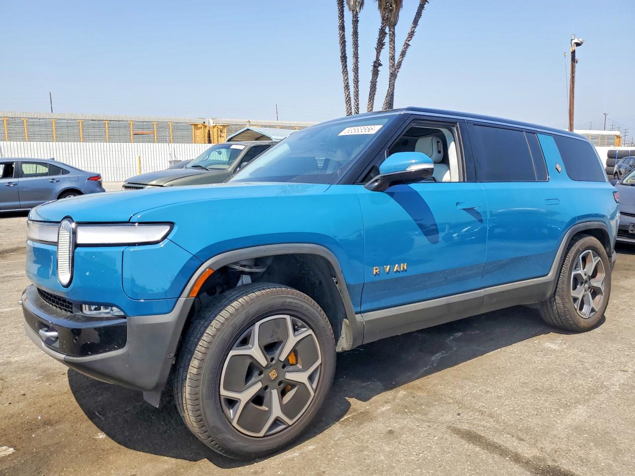 2024 Rivian R1S Adventure, VIN 7PDSGABA9RN033281 — Rear end