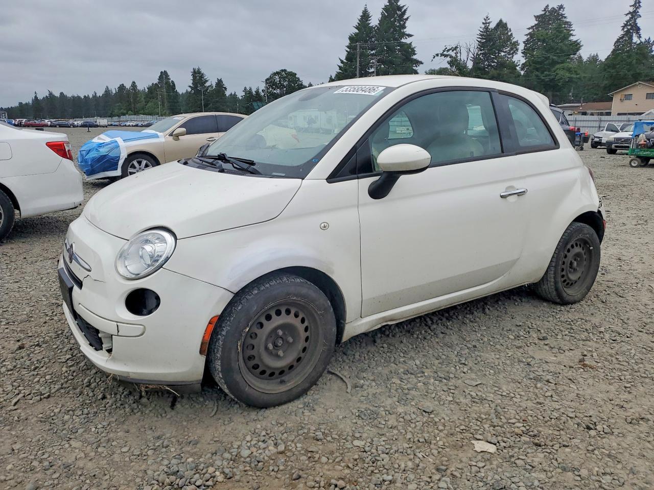 2015 FIAT 500 Pop, VIN 3C3CFFAR9FT619692 — Side