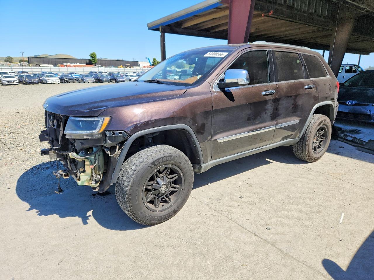 2011 Jeep Grand Cherokee Overland, VIN 1J4RR6GT6BC701377 — Front end