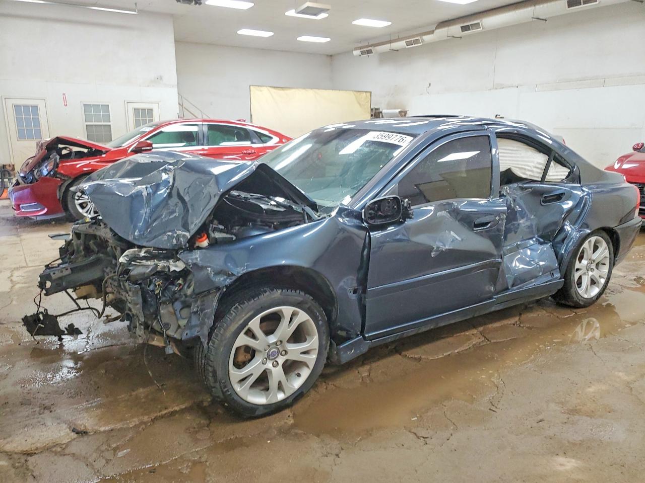 2009 Volvo S60 2.5T, VIN YV1RH592592734923 — Перед