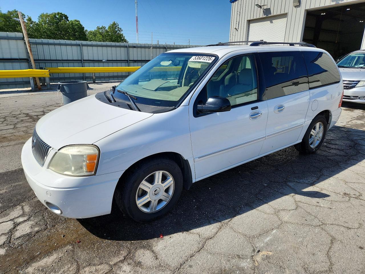 2005 Mercury Monterey Luxury, VIN 2MRDA22205BJ05813 — Hail