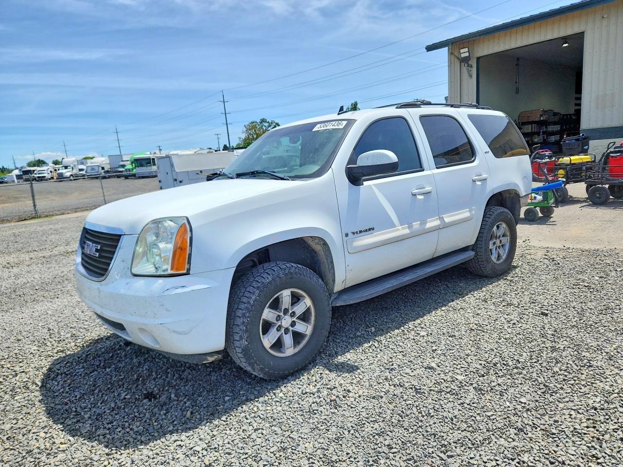 2007 GMC Yukon SLE, VIN 1GKFK13027J128190 — Rear end