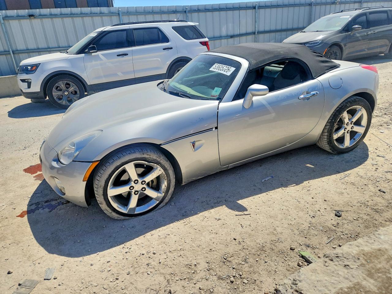 2006 Pontiac Solstice, VIN 1G2MB33B86Y000899 — Undercarriage