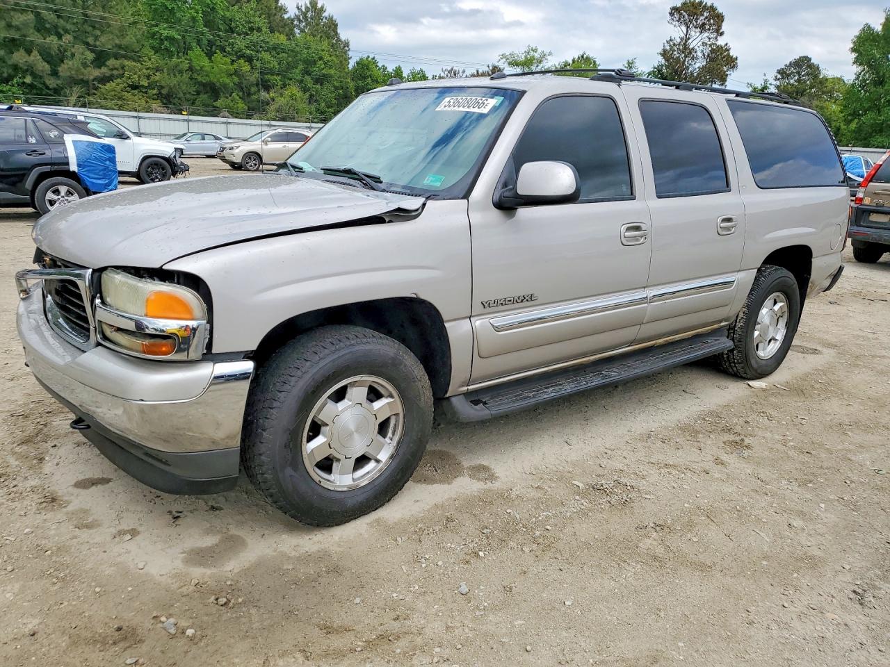 2005 GMC Yukon XL SLT, VIN 1GKFK16Z25J119626 — Front end