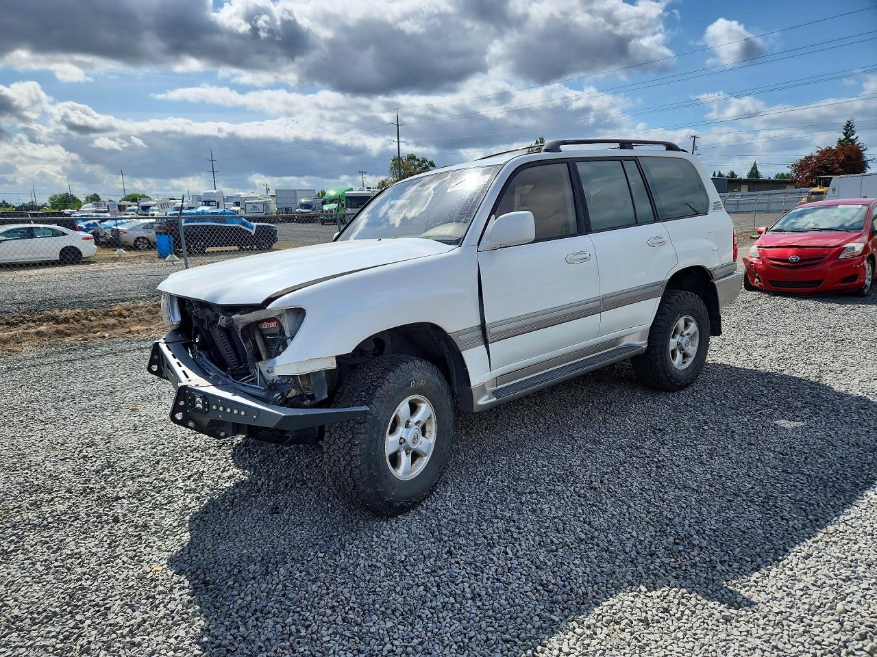 2000 Toyota Land Cruiser, VIN JT3HT05JXY0124644 — Front end