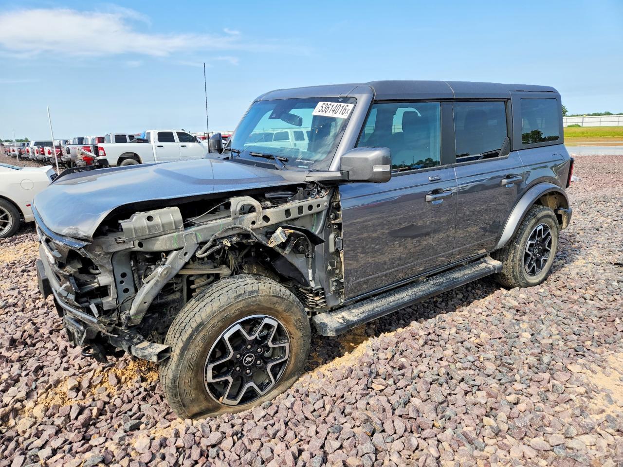 2023 Ford Bronco Outer Banks, VIN 1FMEE5DP6PLC06830 — Front end