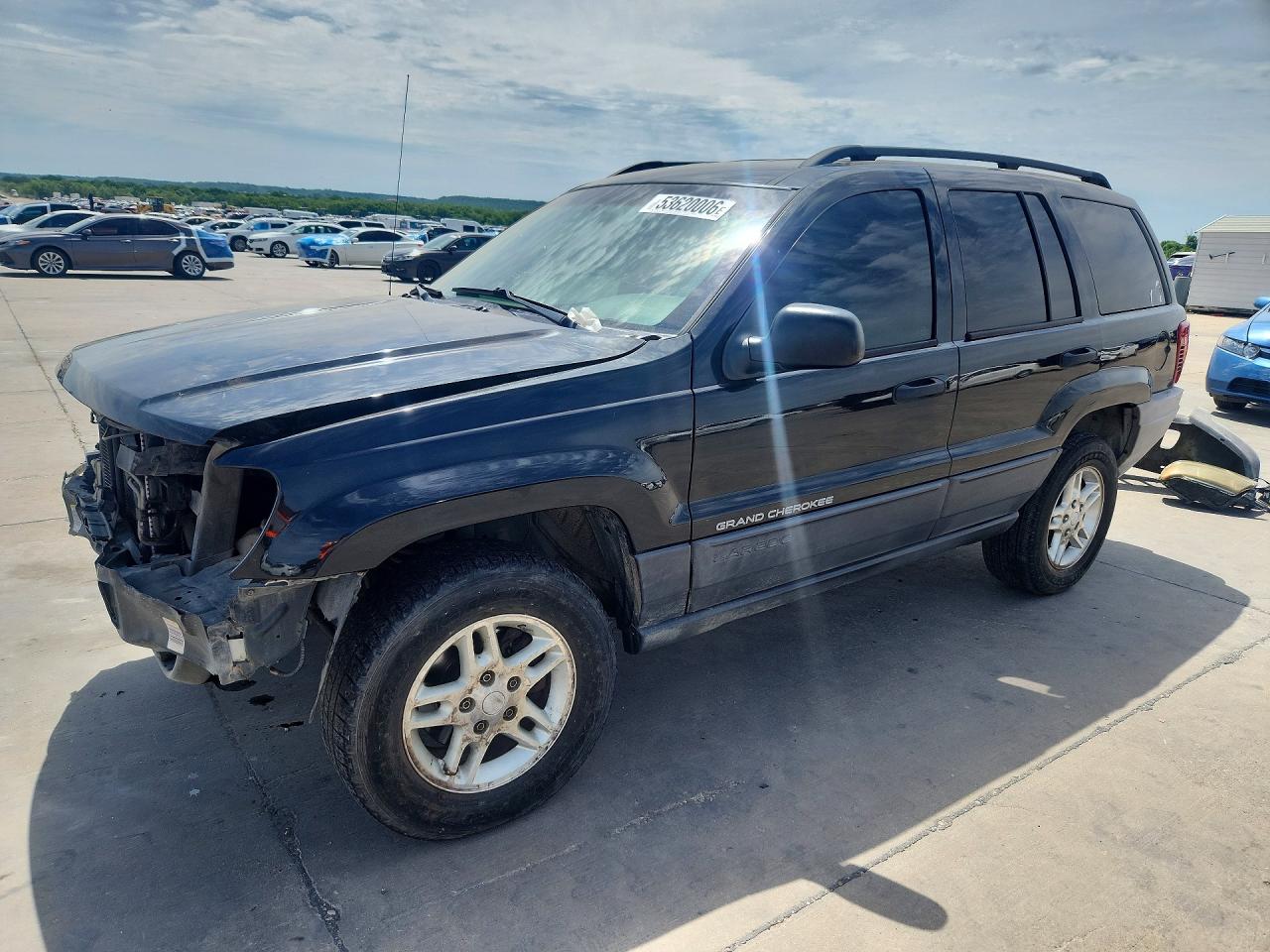 2004 Jeep Grand Cherokee Laredo, VIN 1J4GX48N34C406855 — Front end