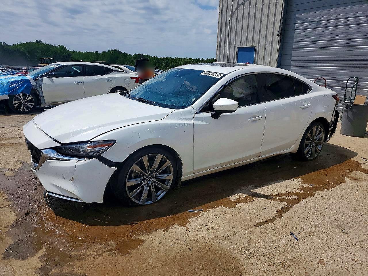 2019 Mazda 6 Signature, VIN JM1GL1XY2K1510161 — Перед