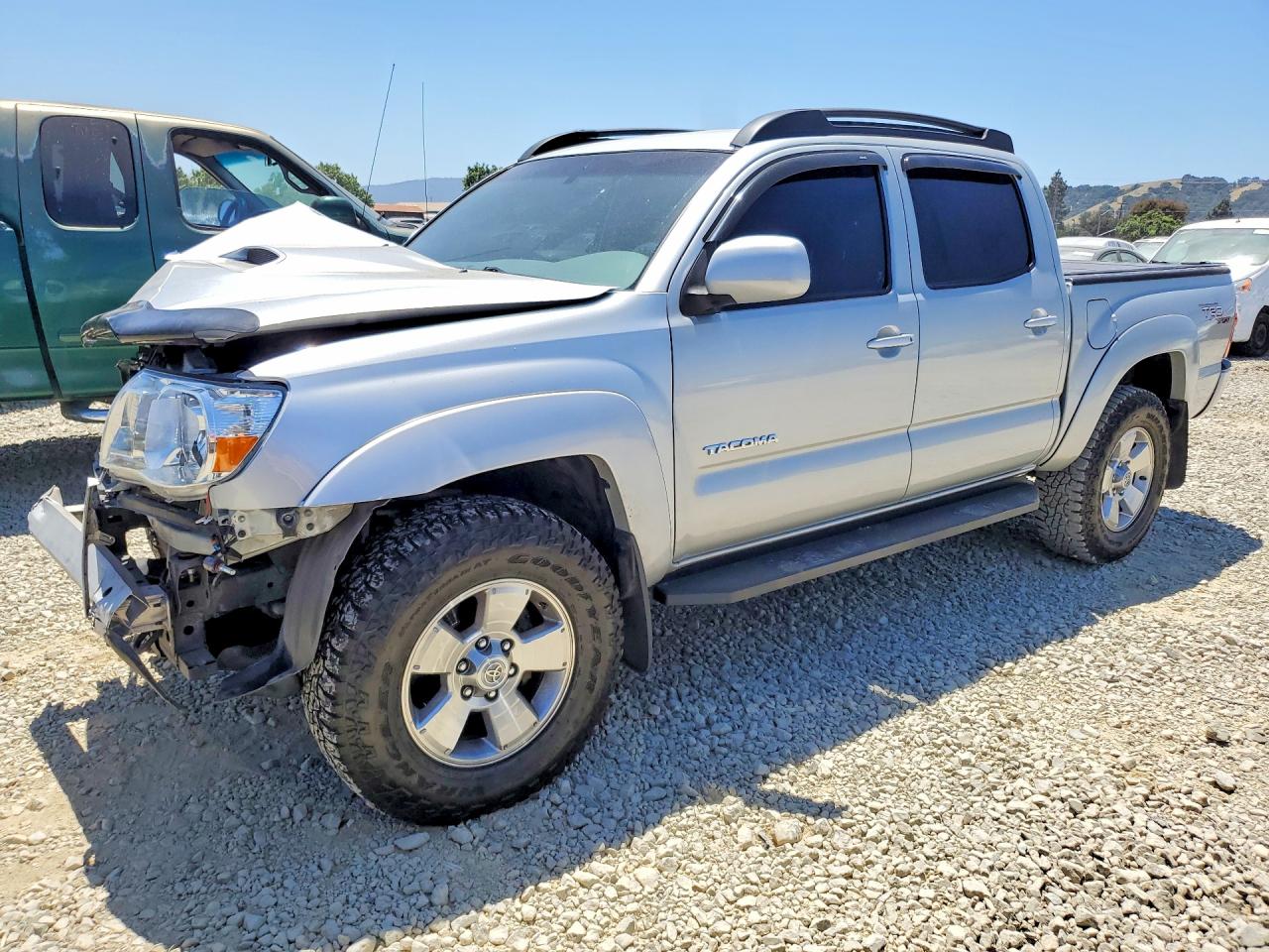 2005 Toyota Tacoma PreRunner, VIN 5TEJU62N65Z025187 — Front end