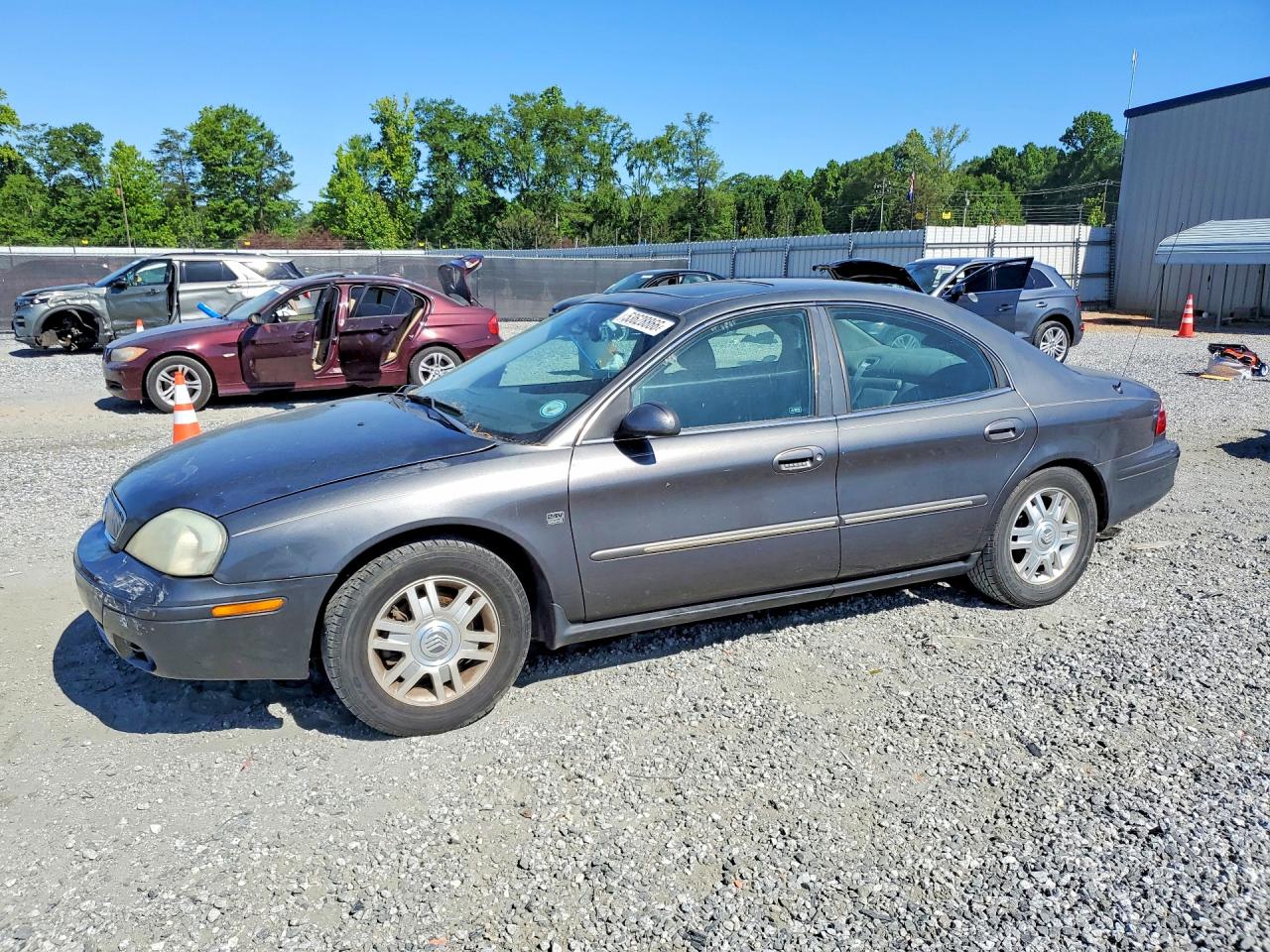 2004 Mercury Sable LS Premium, VIN 1MEFM55S44A604977 — Front end
