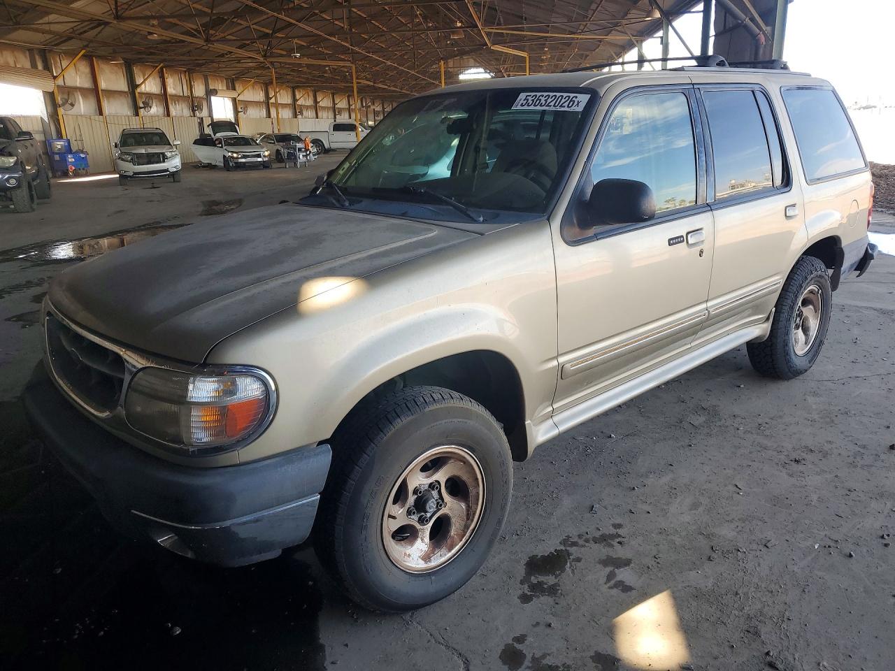 2000 Ford Explorer, VIN 1FMZU63X7YZB78627 — Minor dents and scratches