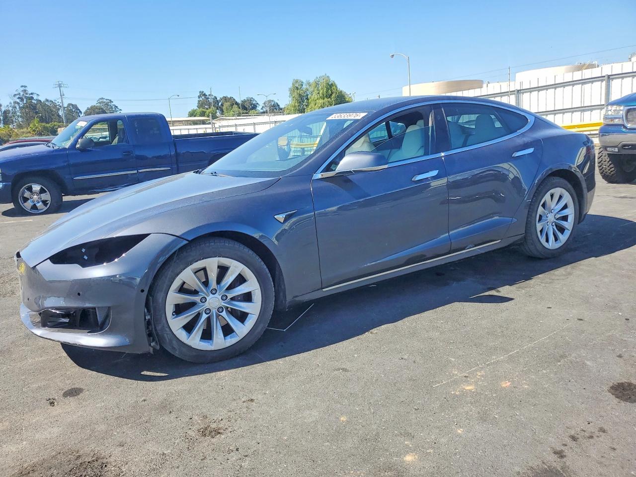 2019 Tesla Model S 75D, VIN 5YJSA1E27KF304372 — Front end