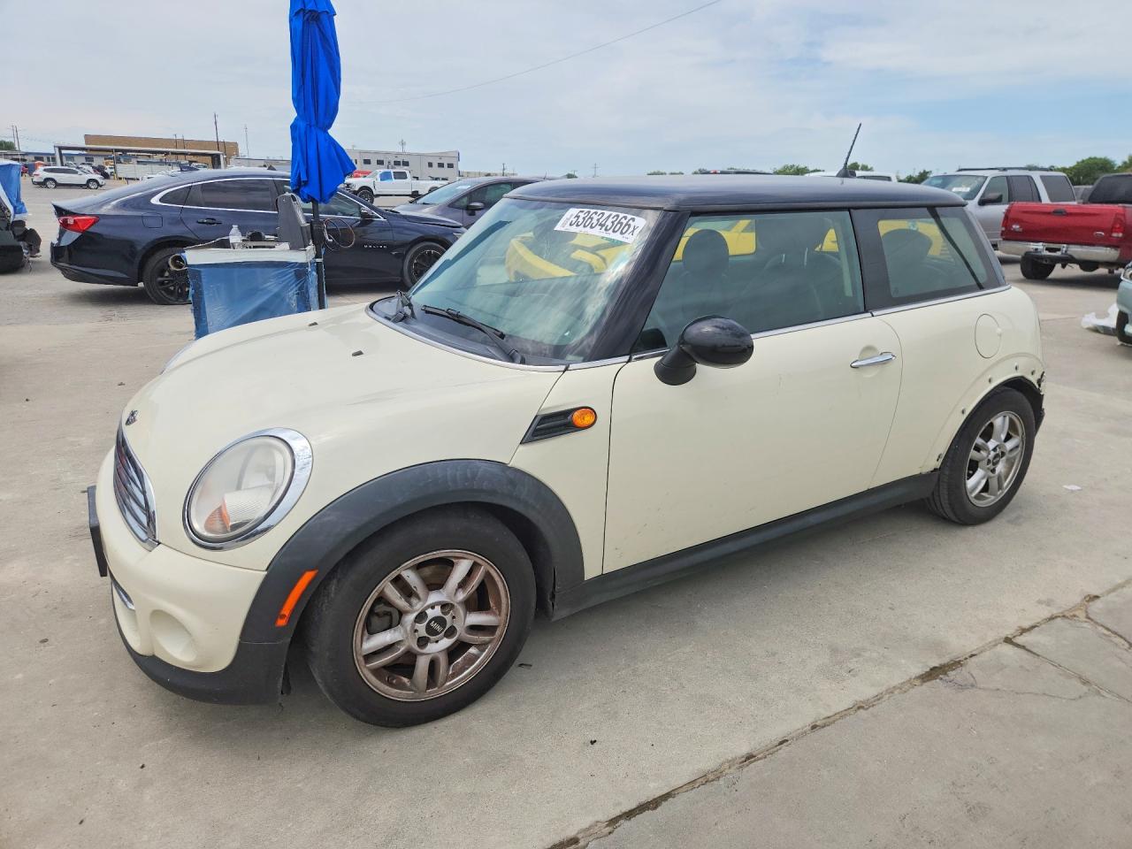 2013 MINI Hardtop, VIN WMWSU3C58DT687882 — Side