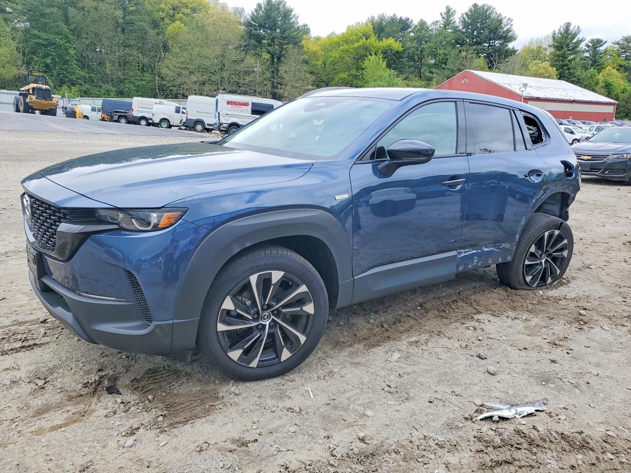 2025 Mazda CX-50 Hybrid Premium Plus Package, VIN 7MMVAAEW8SN142267 — Rear end